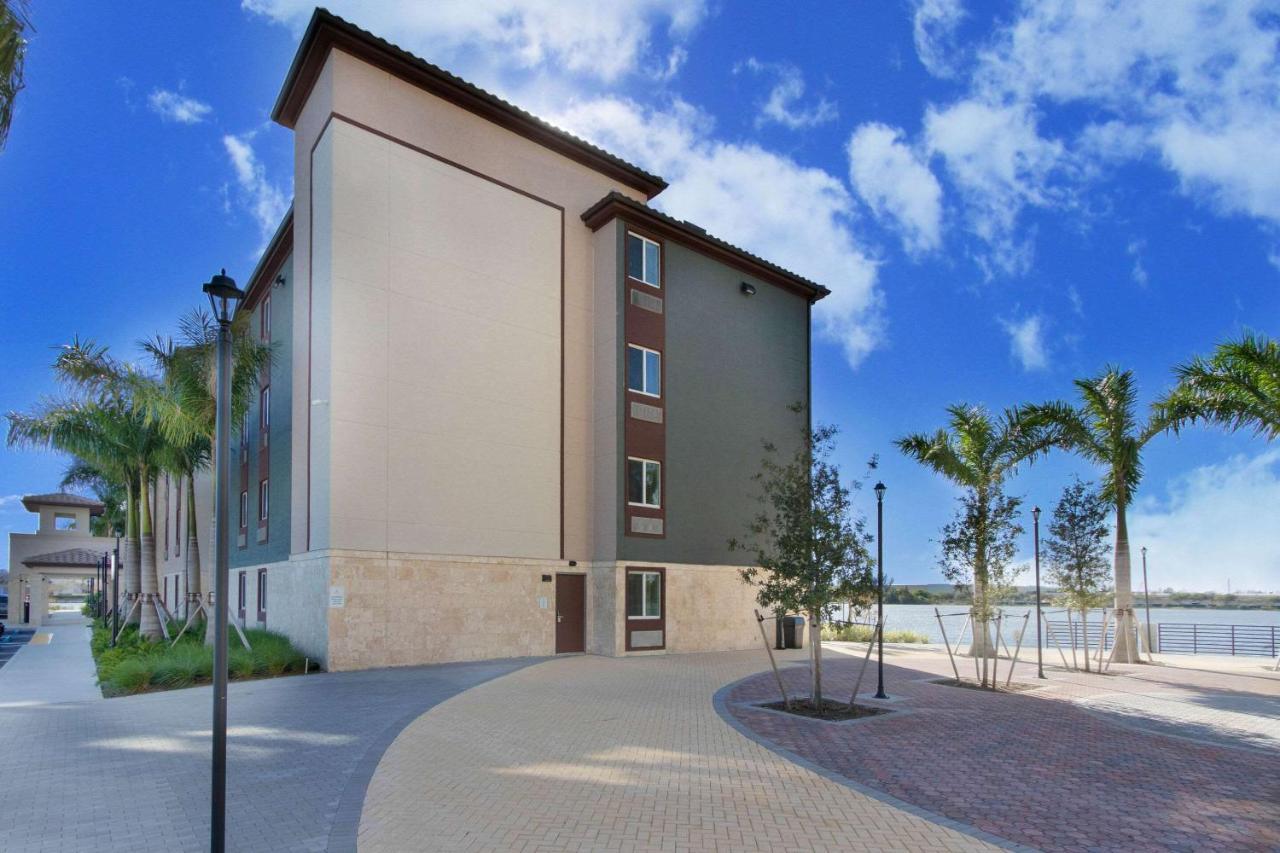 Woodspring Suites Miramar Eksteriør billede